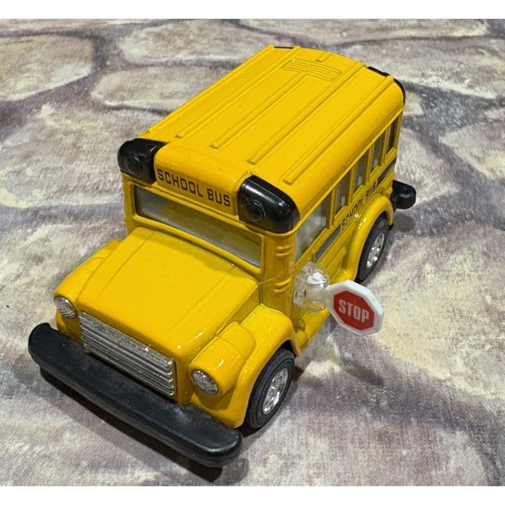 4” Pull Back Action School Bus 1:36 Scale. Near Mint. Operating Stop Sign 🛑